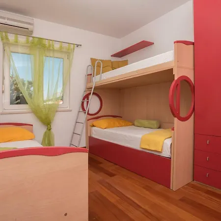 Apartman Sinisa Bandur アパート *