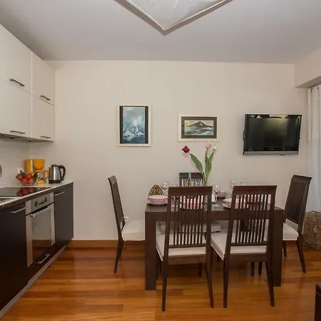 Apartman Sinisa Bandur マカルスカ
